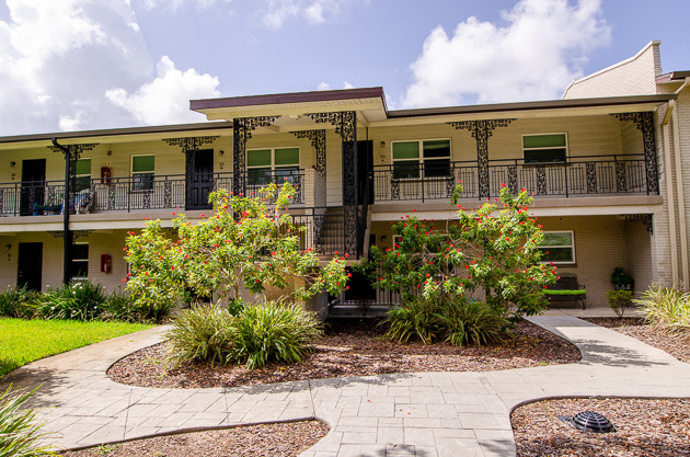 Sunset Oaks Apartments